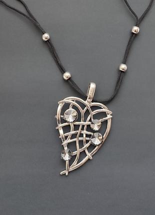 Крупное дизайнерское украшение,кулон сердце  на кожаном шнурке англия, кристаллы сваровски3 фото