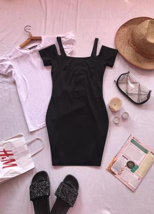 Чёрное вечернее платье