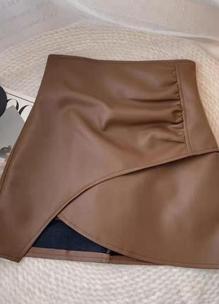 Юбка кожаная женская мини-подкладка шортики черный коричневый асимметричная