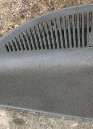 Б/у заглушка обшивки багажника правая renault laguna 2, 8200000243, 8200016492, 11701046d