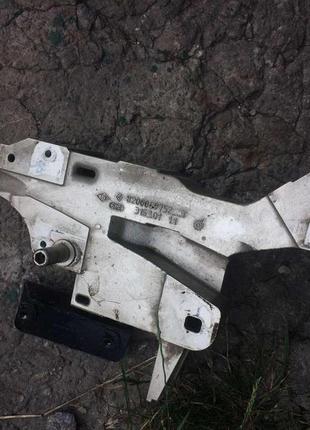 Бу кронштейн крыши renault megane 2 cabriolet, 8200049752 правый