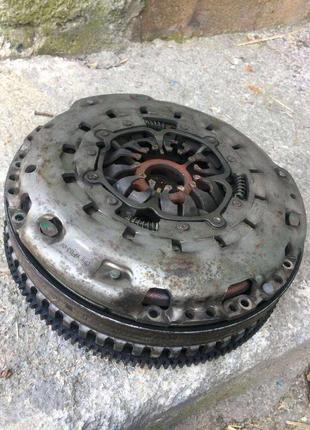 Бу демпфер маховик renault megane scenic 1.9 dci , 8200253278