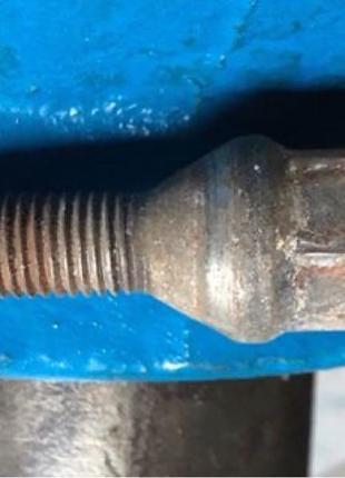 Бу болт колёсный renault 8200030701, m12/1.5/26 ключ 19. заказ минимум 4 штуки