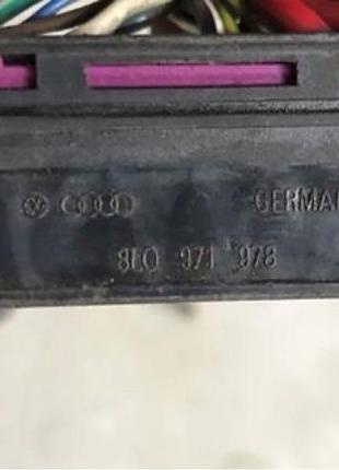 Бу фишка разъём автомобильный ag 8l0971978, оригинал.