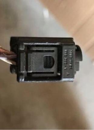 Бу фишка разъём автомобильный 968303-1