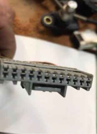 Бу роз'єм сірий блока запобіжників renault megane 2