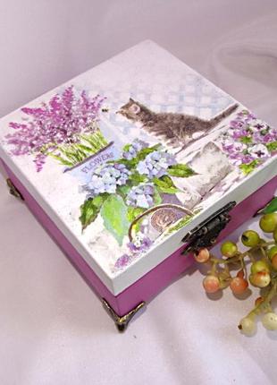 Шкатулка из дерева квадратная в технике декупаж  "котёнок"
