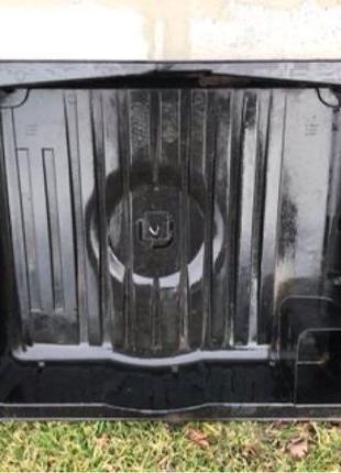 Бу поддон запасного колеса mercedes w168, a1686190008