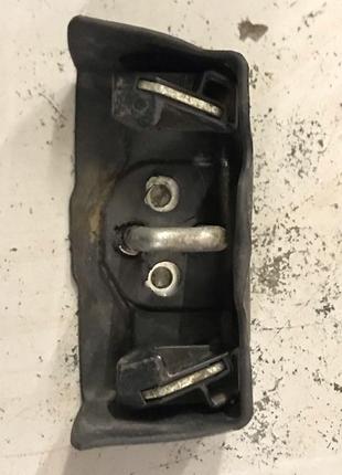 Бу скоба замка крышки багажника mercedes w168 a1687400132,