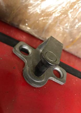 Бу відповідна частина замка дверей mercedes w168, a1687200204