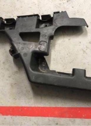 Бу кронштейн лівий заднього бампера renault laguna 2, 8200002187,