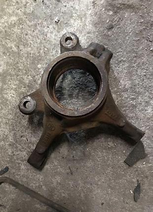 Бу поворотний кулак smart forfour 454, colt 04, 1.5dci, правий.