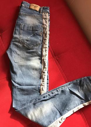 Джинсы с лампасами италия.