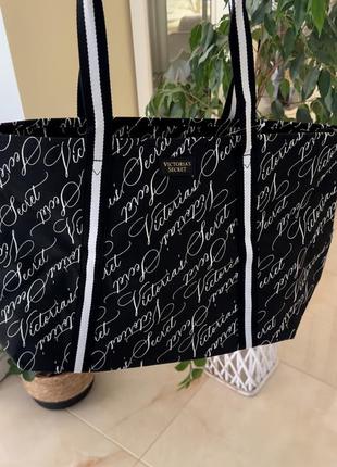 Сумка шоппер/пляжная сумка victoria’s secret tote bag, черная с логотипом2 фото
