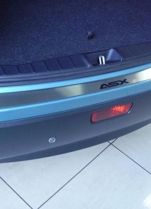 Накладка на задний бампер mitsubishi asx (митсубиси асх), логотип, без загиба. нерж.