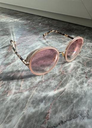 Розовые солнцезащитные очки1 фото