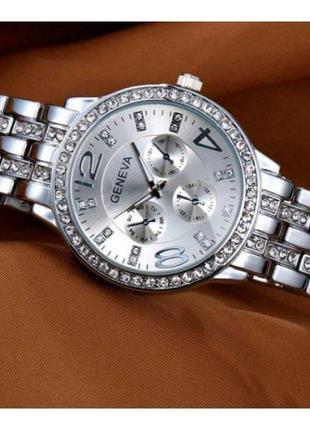 Гарний жіночий годинник із кварцовим механізмом geneva silver2 фото
