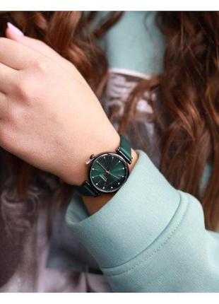 Стильний жіночий кварцовий годинник із гарним дизайном curren ...4 фото