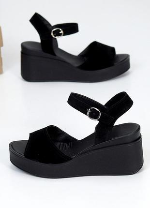 Натуральные босоножки кожа замша