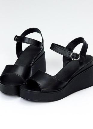 Натуральные босоножки кожа замша