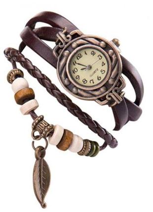 Стильний жіночий годинник в оригінальному стилі та кварцовим м...