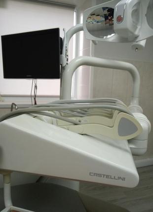 Стоматологічна установка castelini італія.4 фото