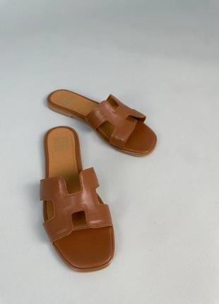 Кожаные шлепки в стиле hermes кэмел