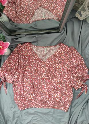 Блуза жіноча у квіти