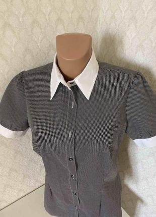 Сорочка в мілкий горошок з коротким рукавом чорно біла сорочка з вмістом бавовни р.м1 фото