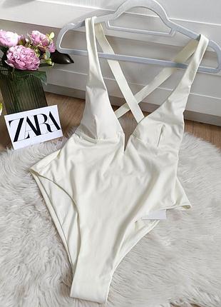 Купальник с перекрещенными сзади бретелями от zara, размер l