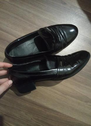 Кожаные туфельки на девушку 37размер