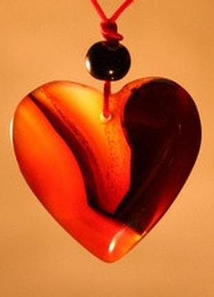 Амулет з сердоліку серце 3x3x0,5 см оранжево-червоний (02518)