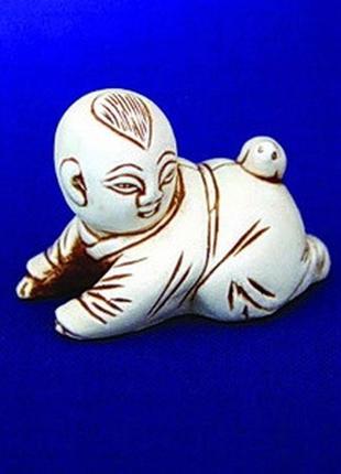 Статуетка нецке малюк з горобцем netsuke гіпс 4.3x2.9x2.4 см н...