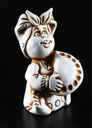 Статуетка козачка з вареником netsuke charm гіпс 7,5х4х4 см (1...