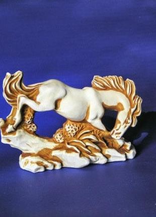 Статуетка нецке кінь середня netsuke гіпс 8.5x6.5x3 см натурал...