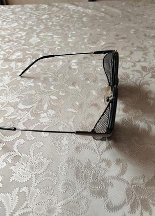 Солнцезащитные очки