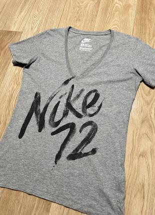 Nike 72 шикарная женская футболочка с большим логотипом оригинал!2 фото