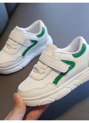 Кросівки дитячі pu-шкіра білі з зеленими смужками1 фото