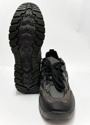 Літні полегшені кросівки olive - black 43 р.