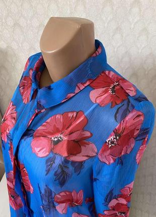 Длинная шифоновая блуза яркая сопрячка синего цвета в цветочный принт длинные рукава р.м/l2 фото