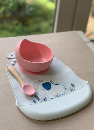 Посуд для дітей на присосці рожевий для дівчинки