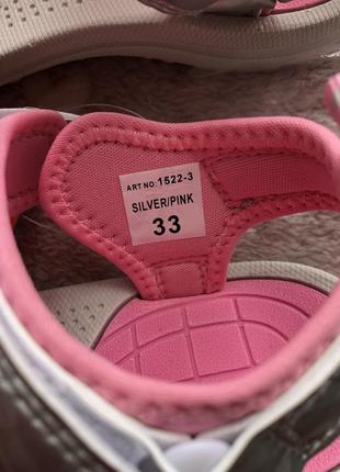 Сроблястые розовые босоножки трекеры для девушек. стильные и современные сандалии.2 фото