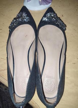 Очень шикарные кожаные туфли guess3 фото