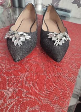 Очень шикарные кожаные туфли guess8 фото