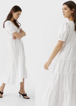Жіноча сукня в білому кольорі