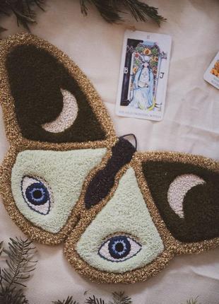 Панно из ковровой вышивки