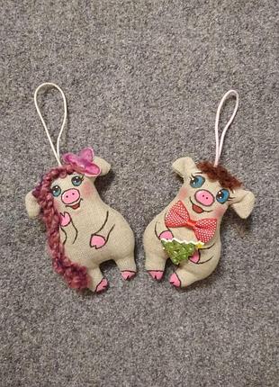 Свинка новорічна