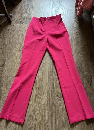 Брюки зара.