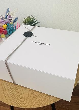 Оригинальный коробка белая подарок dior