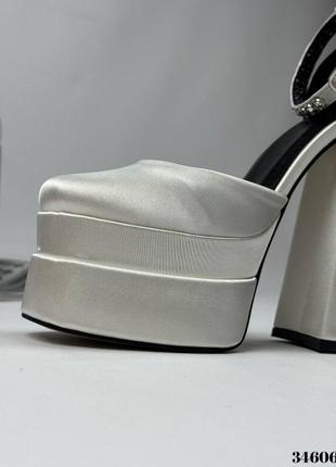 Туфлі на високих підборах з квадратним носком стильні туфельки атласні туфлі в стилі версаче туфлі на каблуку туфлі в стилі versace10 фото